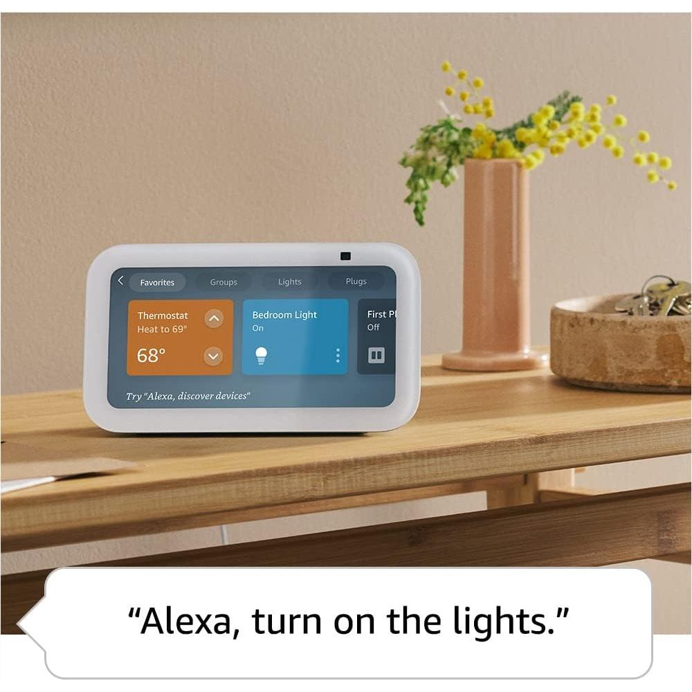 Like-New Amazon Echo Show 5 (newest model), Smart display with 2x the bass and clearer sound, Cloud Blue