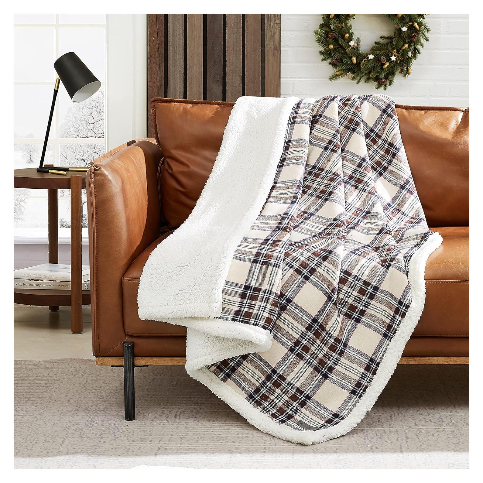 Manta Reversible Eddie Bauer 50x60 cm Sherpa y Fleece Caqui