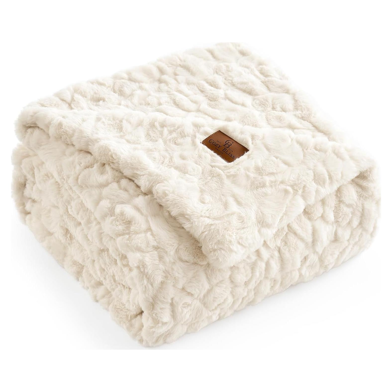Manta de Piel Sintética Cozy Bliss 139.7x177.8 cm Crema