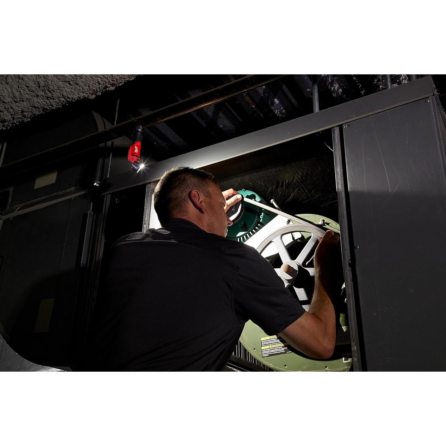 Linterna LED Recargable Milwaukee 500 Lúmenes USB