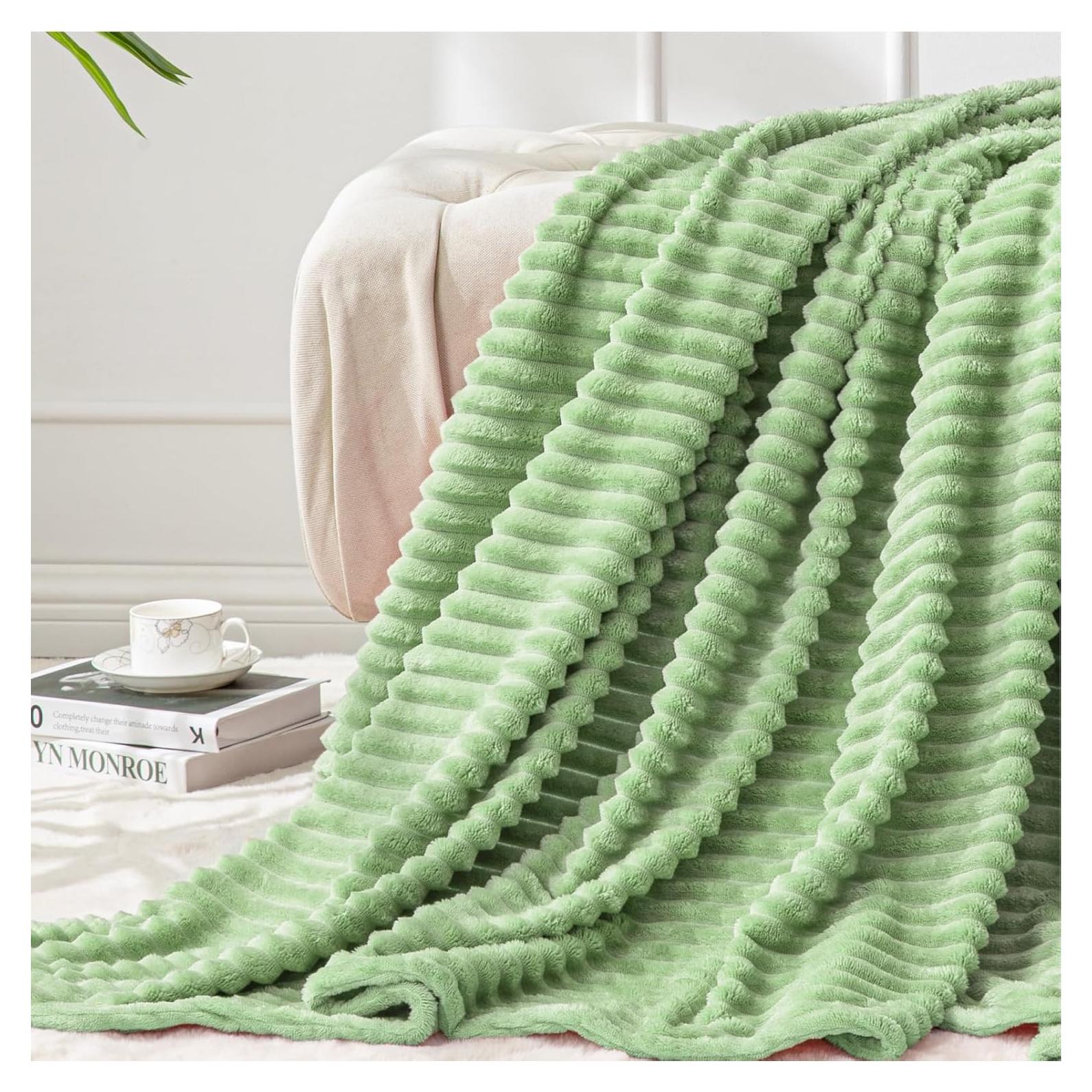 Manta de Forro BEDELITE Verde Manzana 127x152 cm Suave y Cálida