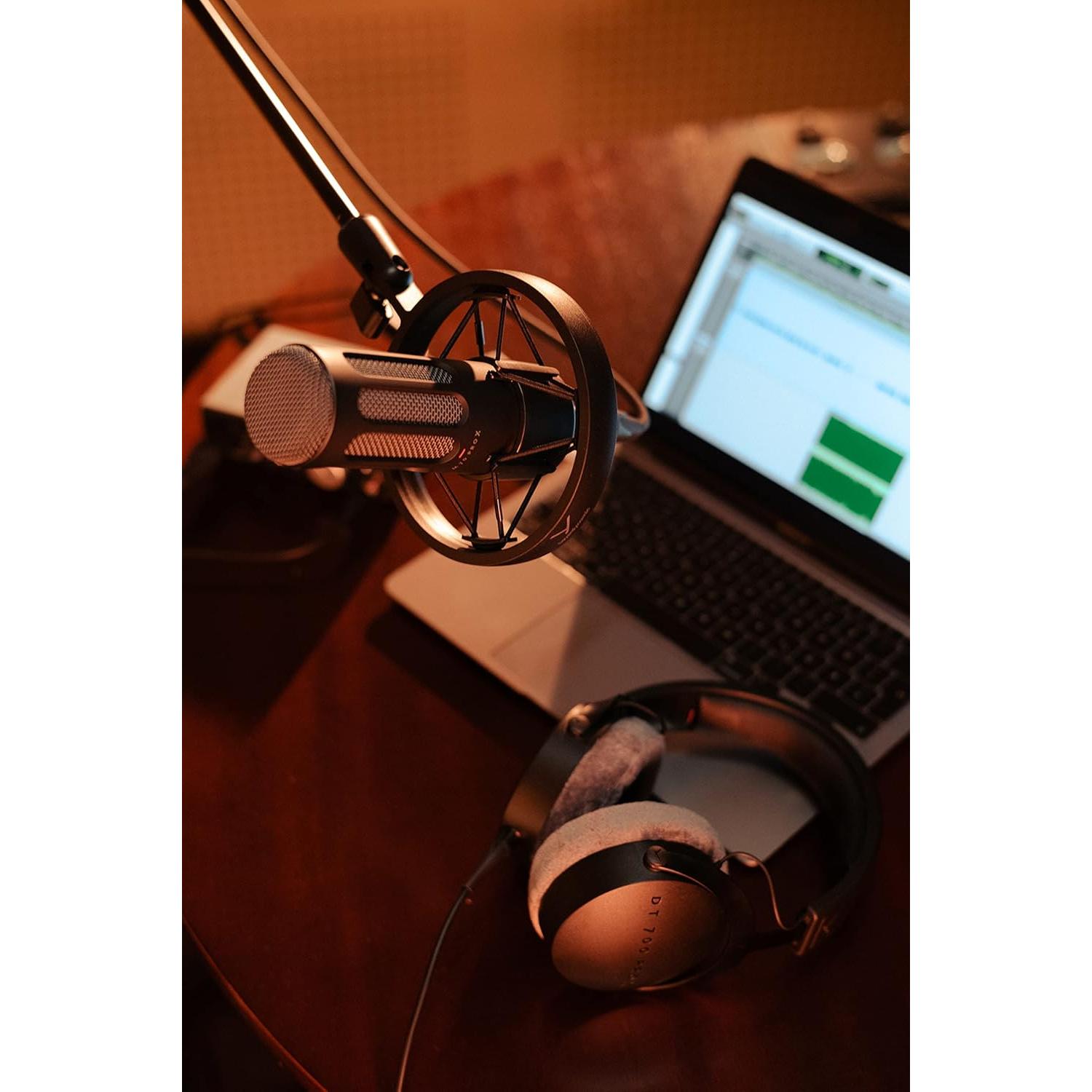 Micrófono de Condensador Beyerdynamic M 90 PRO X con Accesorios