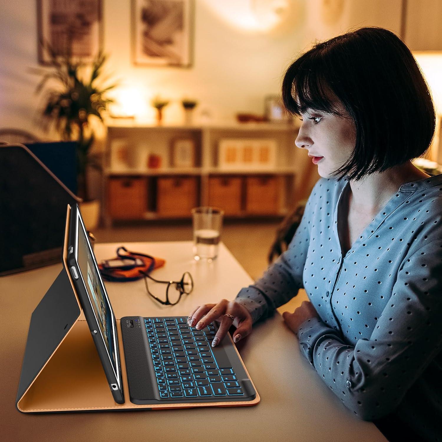 Funda con Teclado Inalámbrico DTTO para iPad 9na/8va/7ma Gen