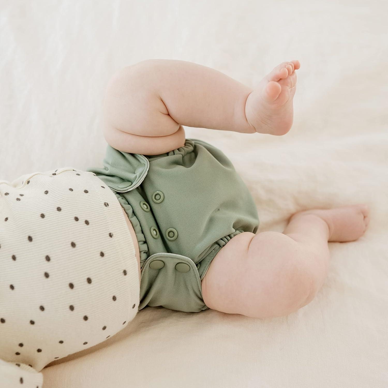 Conjunto de Pañales de Tela Esembly - 3 Inners Algodón Orgánico y 1 Cubierta Impermeable - Tamaño 1 (3.2-7.7 kg)