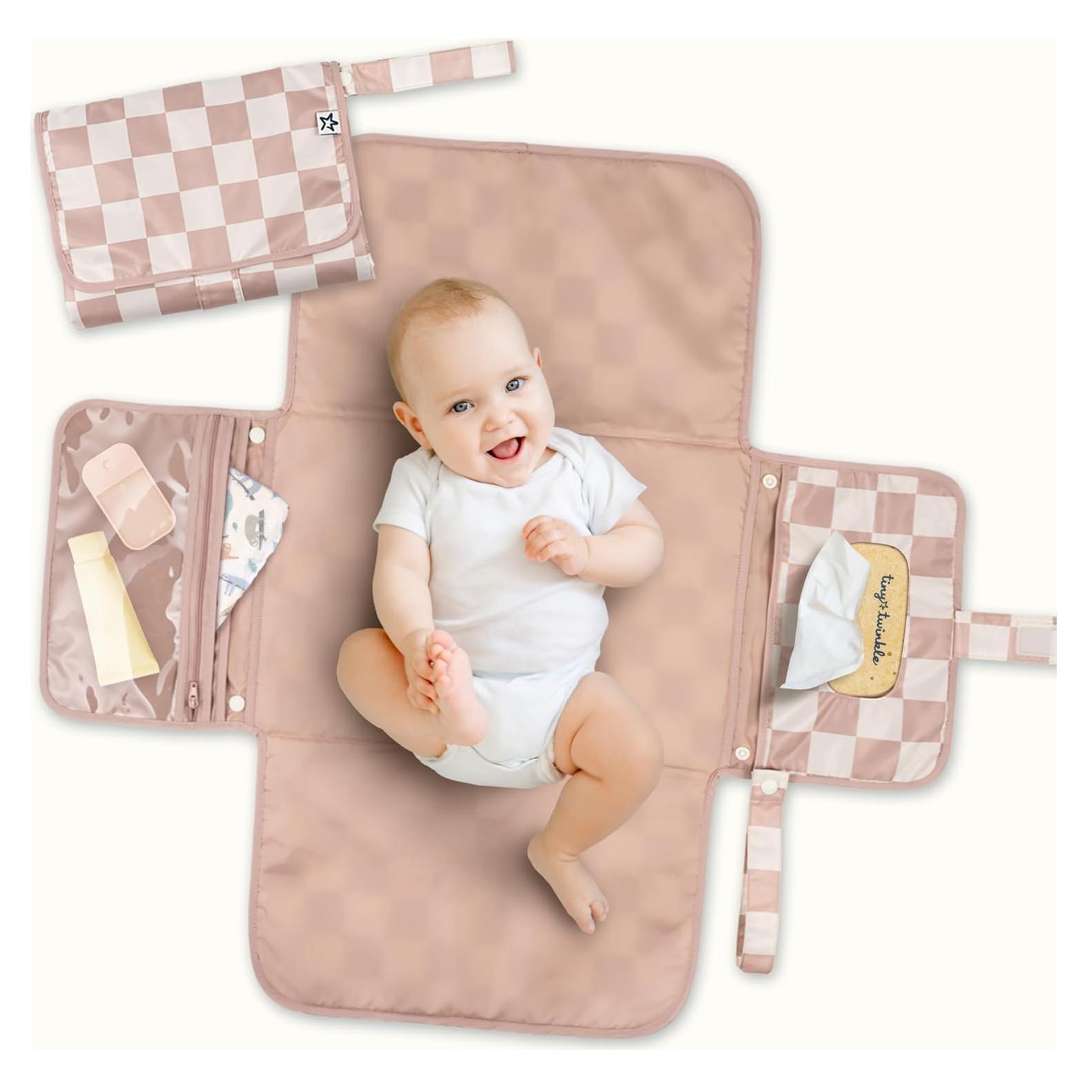 Almohadilla Portátil para Cambiar Pañales Tiny Twinkle - Impermeable y Compacta
