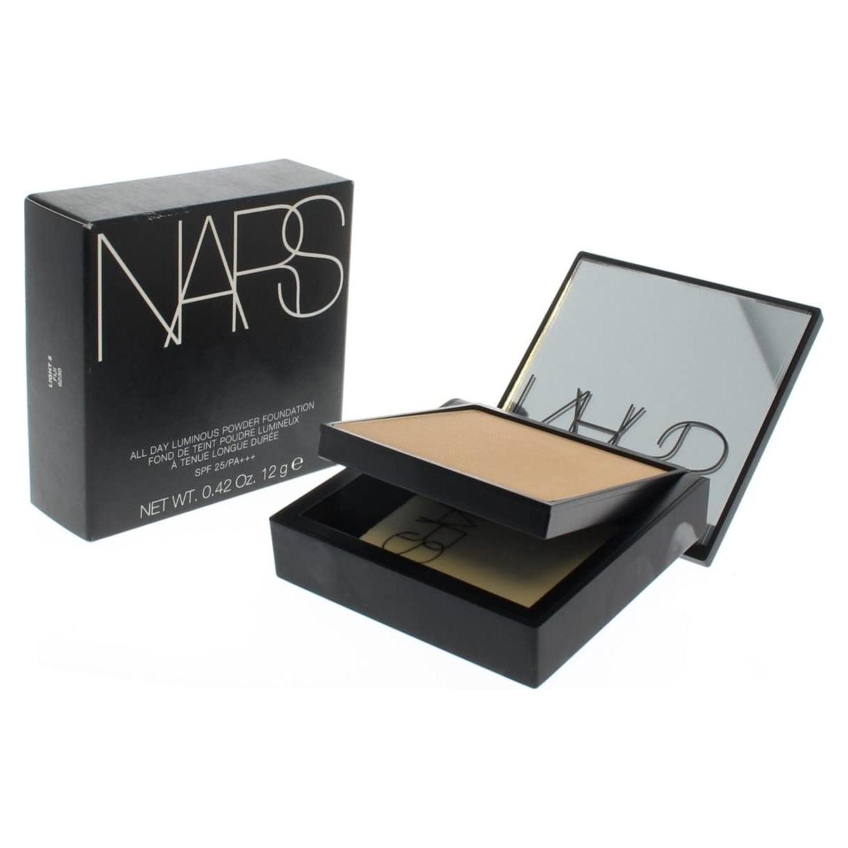 Base en Polvo Luminosa NARS SPF 24 11.89g Color 05 Fiji