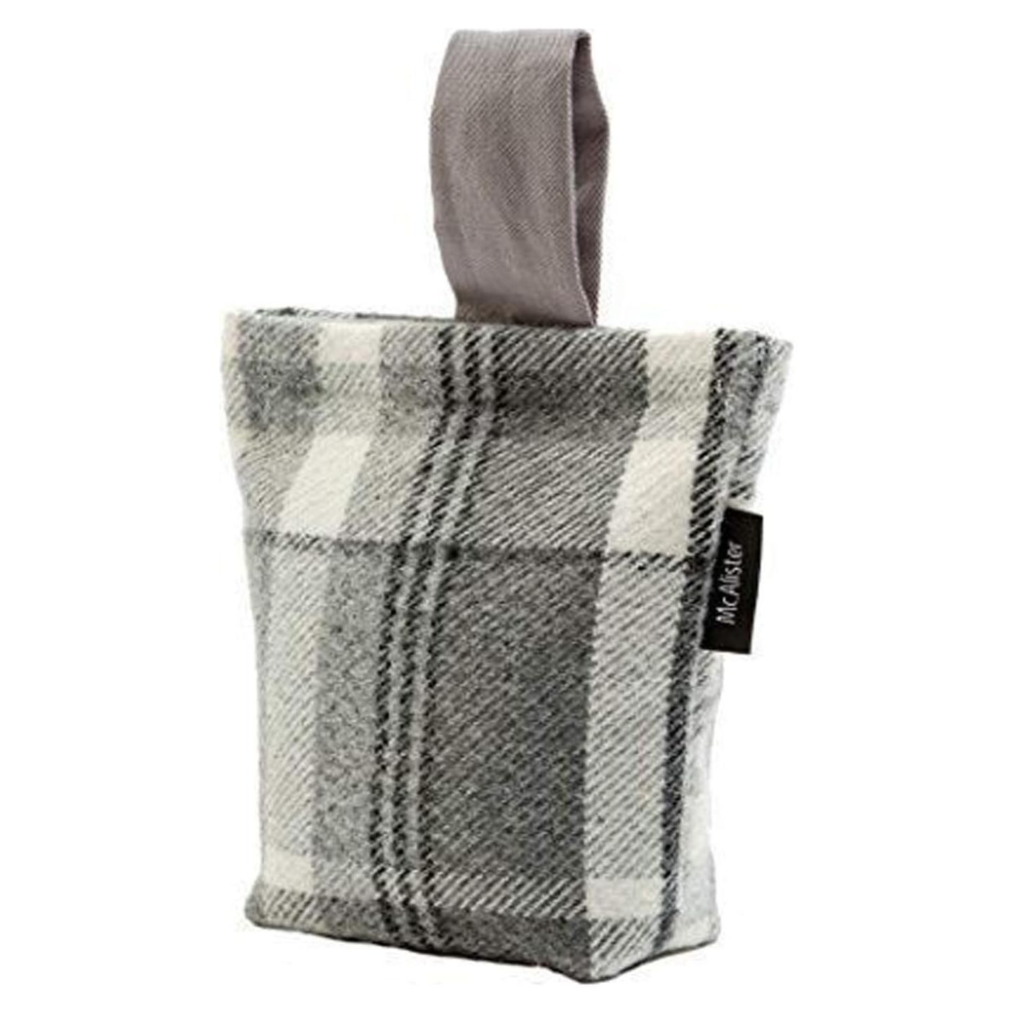 Parada de Puerta McAlister Textiles Gris Carbón Tartan 20x17cm