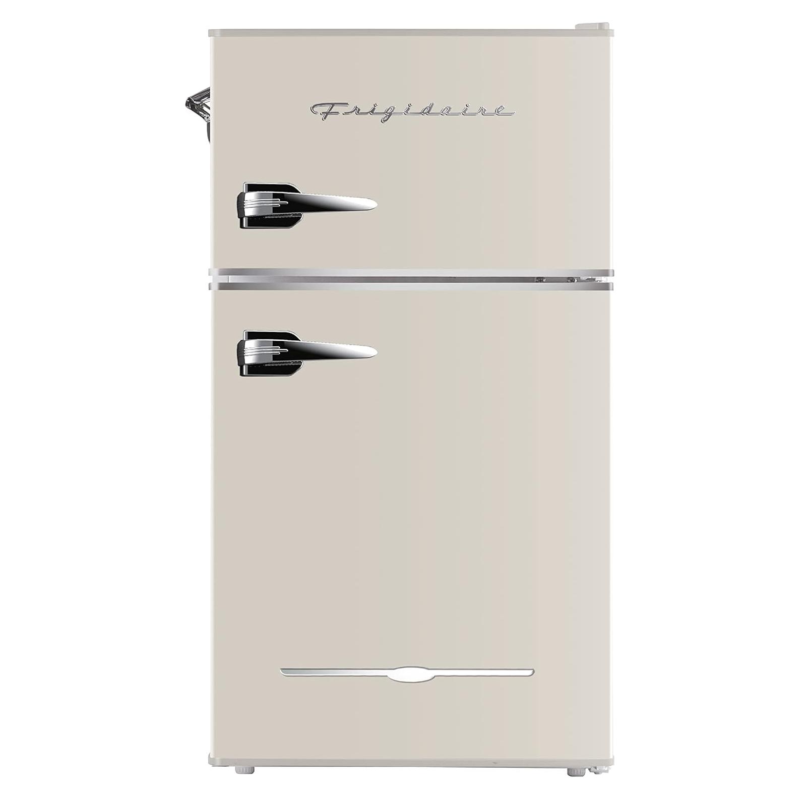 Frigidaire EFR840 Mini Nevera Retro 3.2 Pies Cúbicos Crema