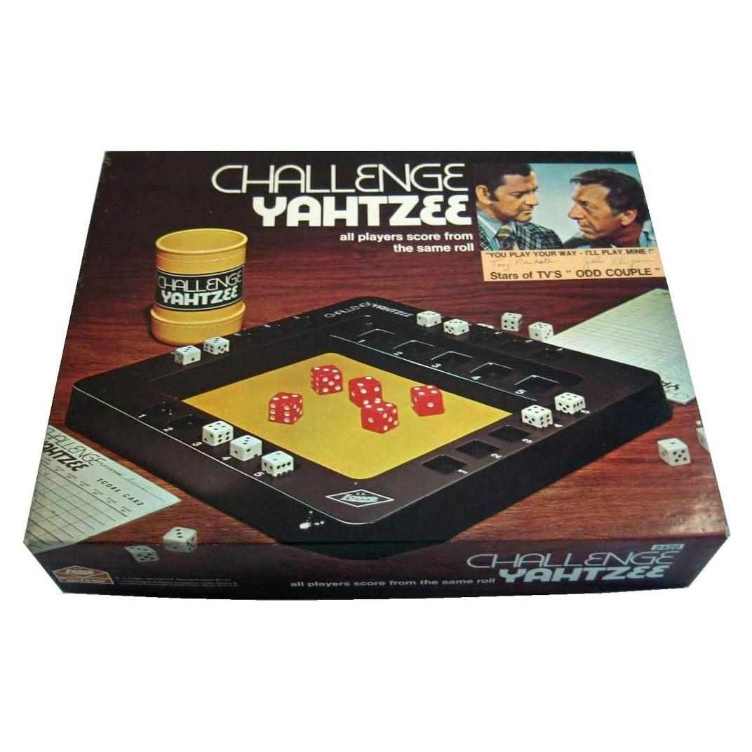 Juego de Dados Desafío Yahtzee Milton Bradley 20x12 cm