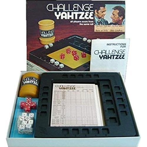 Juego de Dados Desafío Yahtzee Milton Bradley 20x12 cm