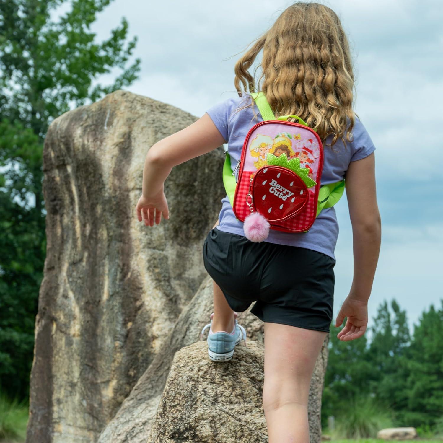 Mochila Mini Fresa PU Brillante 22.86x17.78x7.62 cm