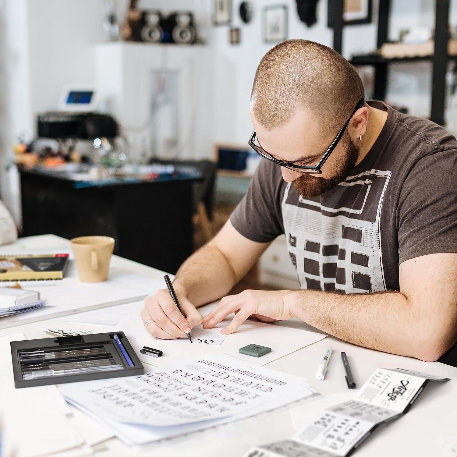 Kit de Caligrafía Arteza 12 Plumas + Lápiz y Borrador