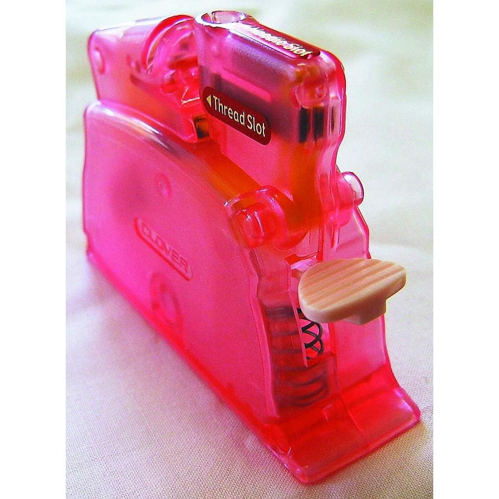 Enhebrador de Agujas de Escritorio Clover 4073 Rosa