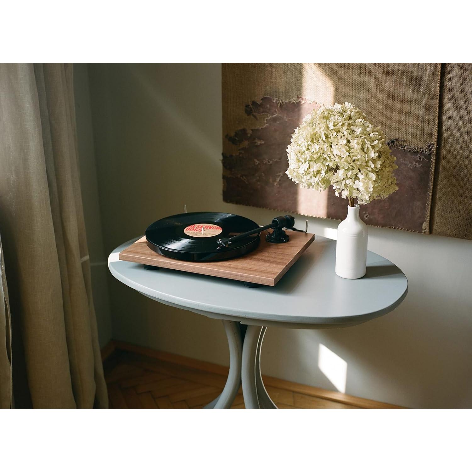 Tocadiscos Pro-Ject E1 Negro con Etapa de Phono Incorporada