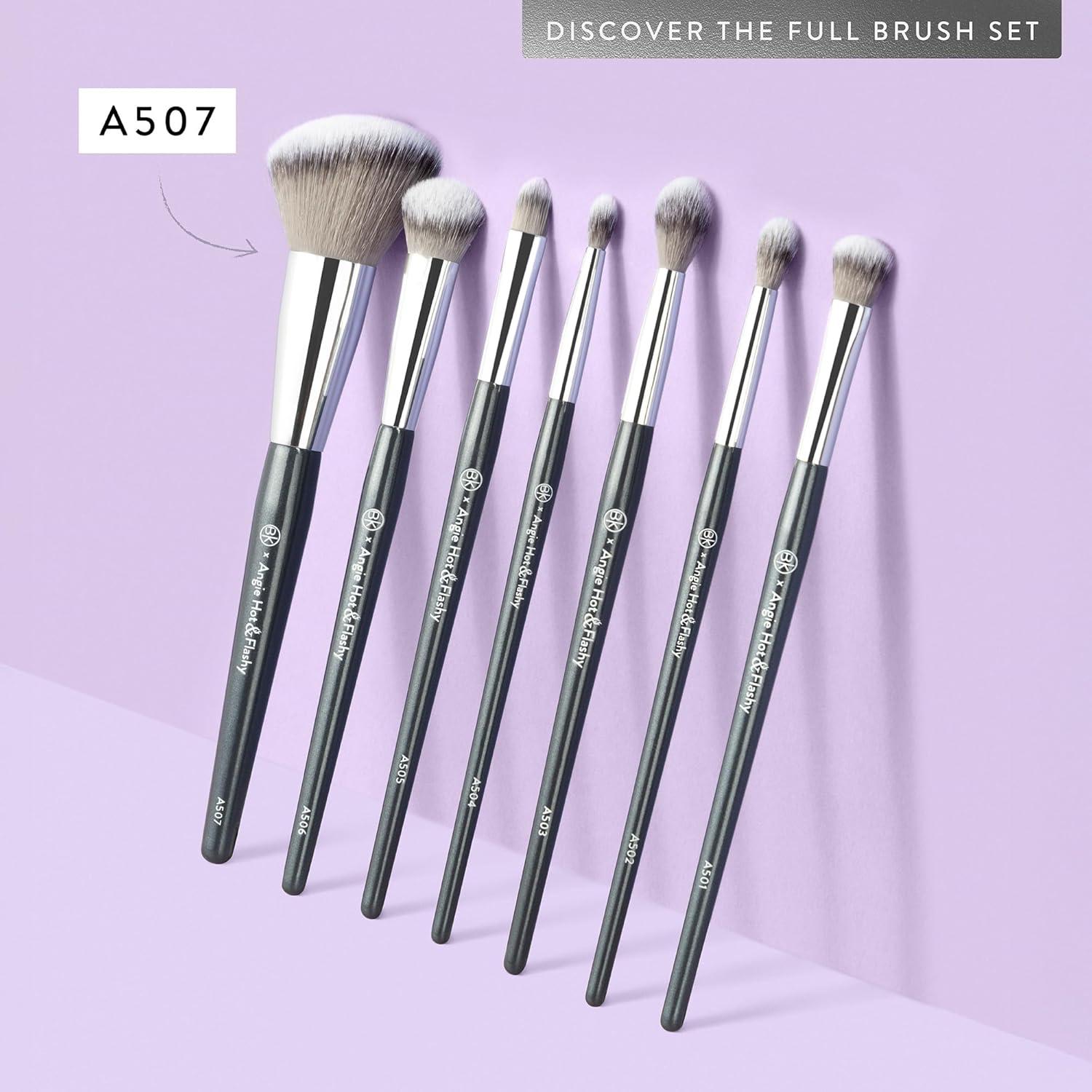 Brocha Angulada para Rubor BK BEAUTY A507 - Vegana y Suave