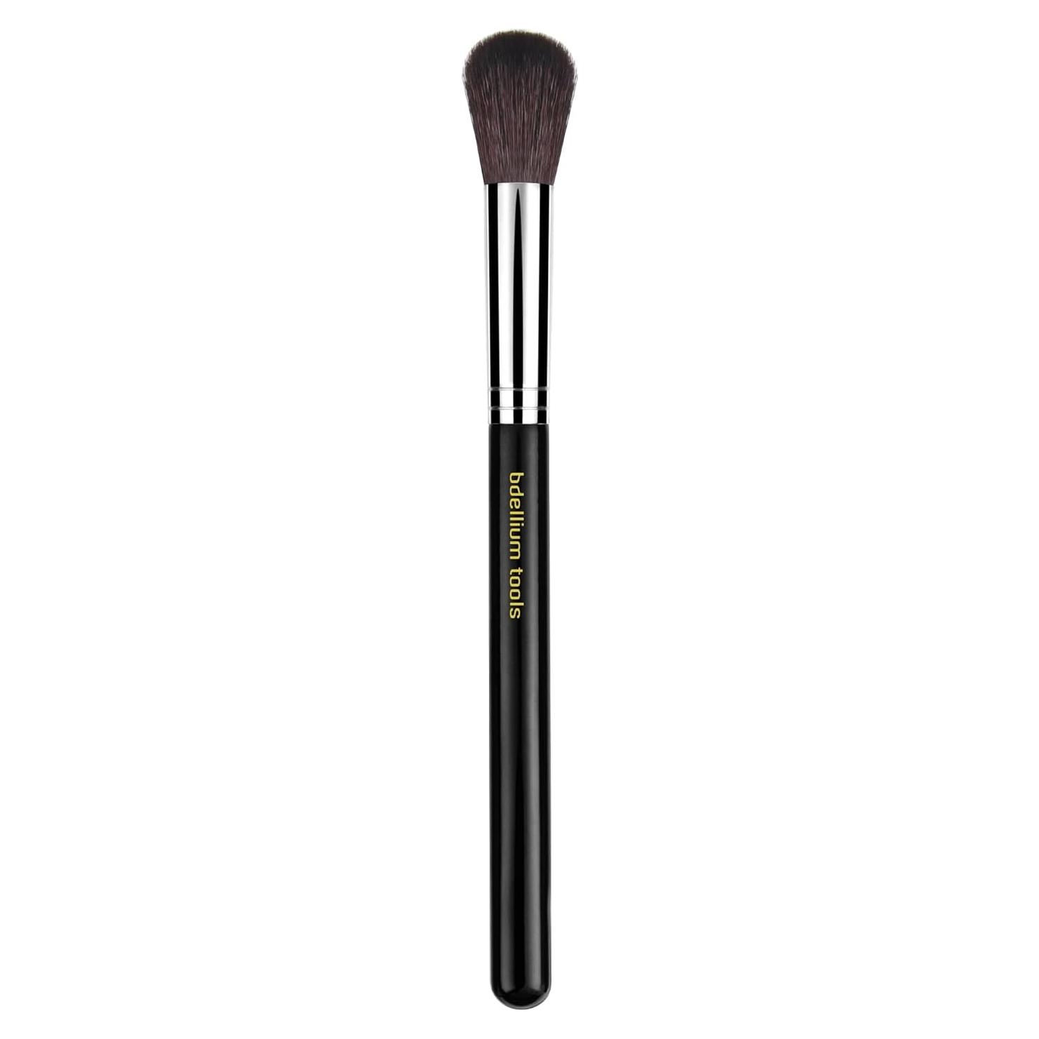 Brocha de Maquillaje Profesional Bdellium Tools Maestro 945 - Contorno con Fibras Naturales
