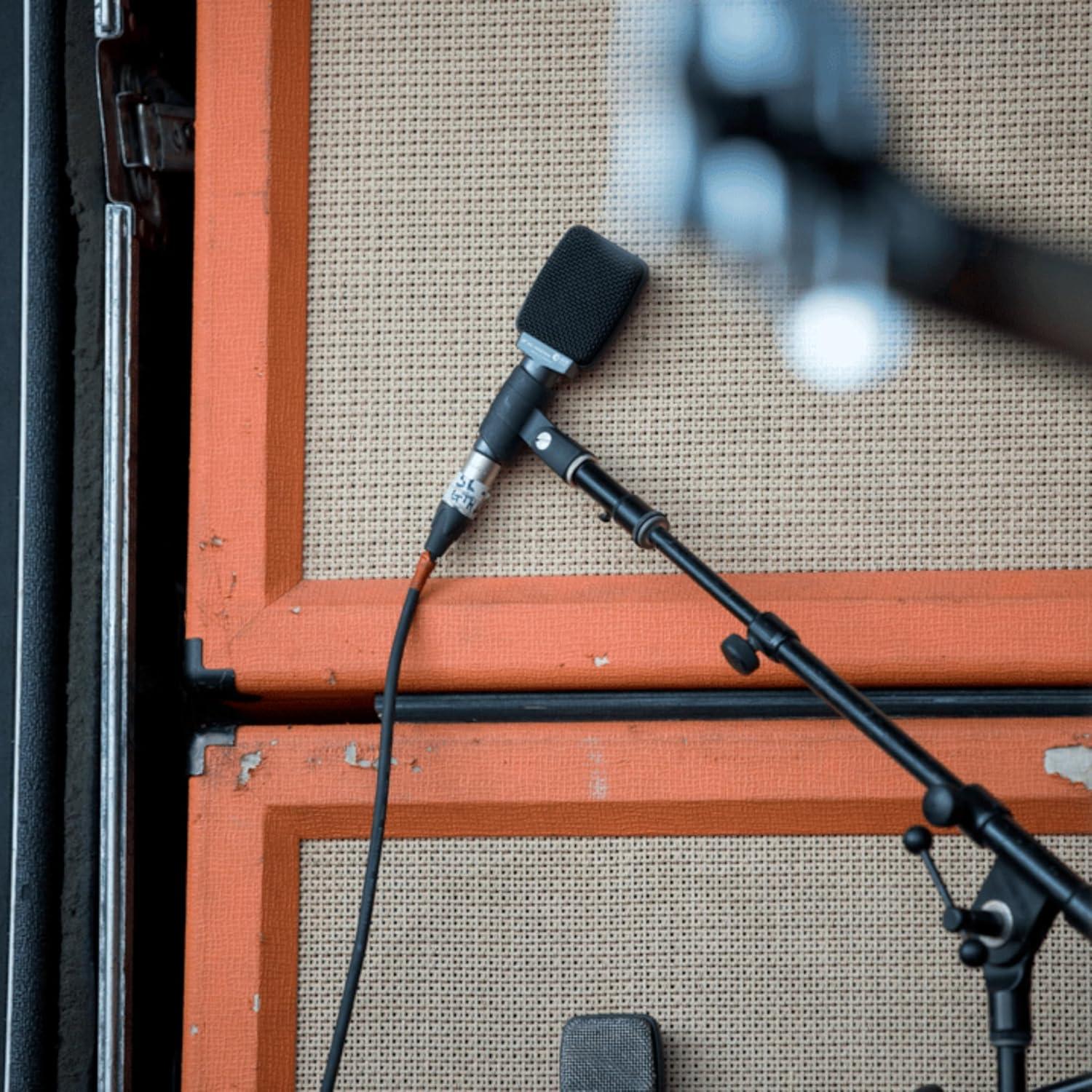 Micrófono Dinámico Supercardioide Sennheiser e 609 Plata con Soporte y Cable XLR