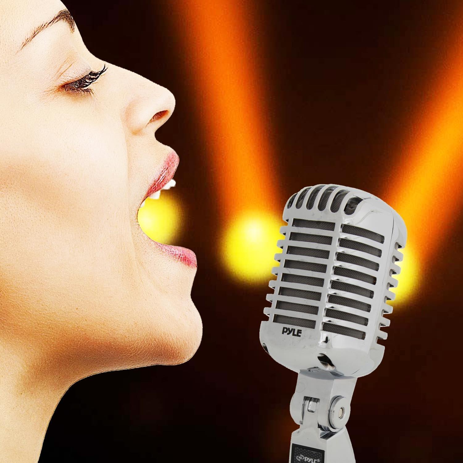 Micrófono Dinámico Retro Pyle PDMICR68SL Plata con Cable XLR