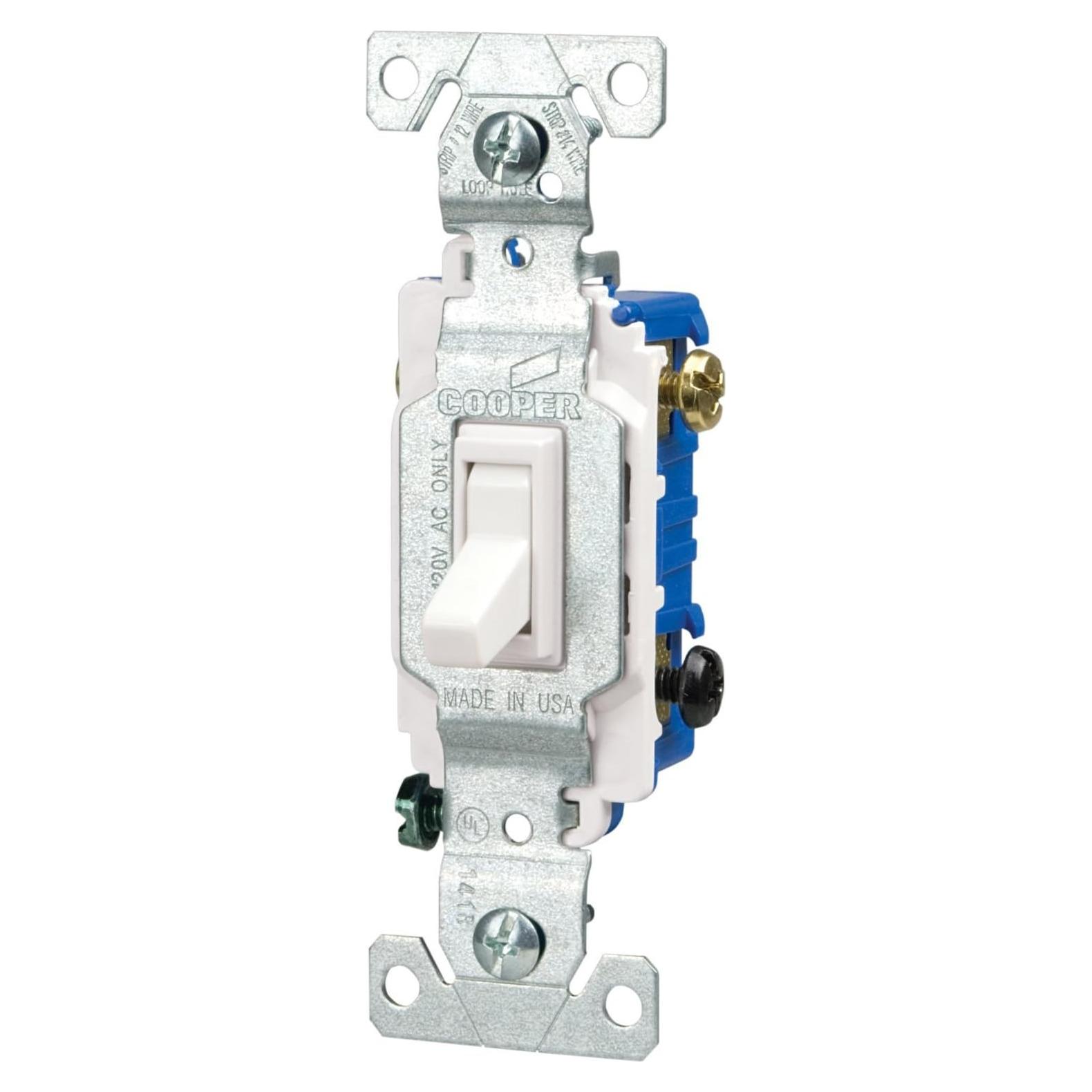 Interruptor de Palanca Iluminado Eaton C1303-7LTW 15A 120V Blanco