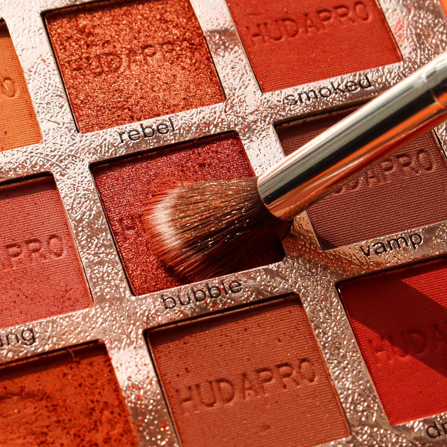 Juego de Brochas de Maquillaje BEAKEY con Esponjas y Estuche