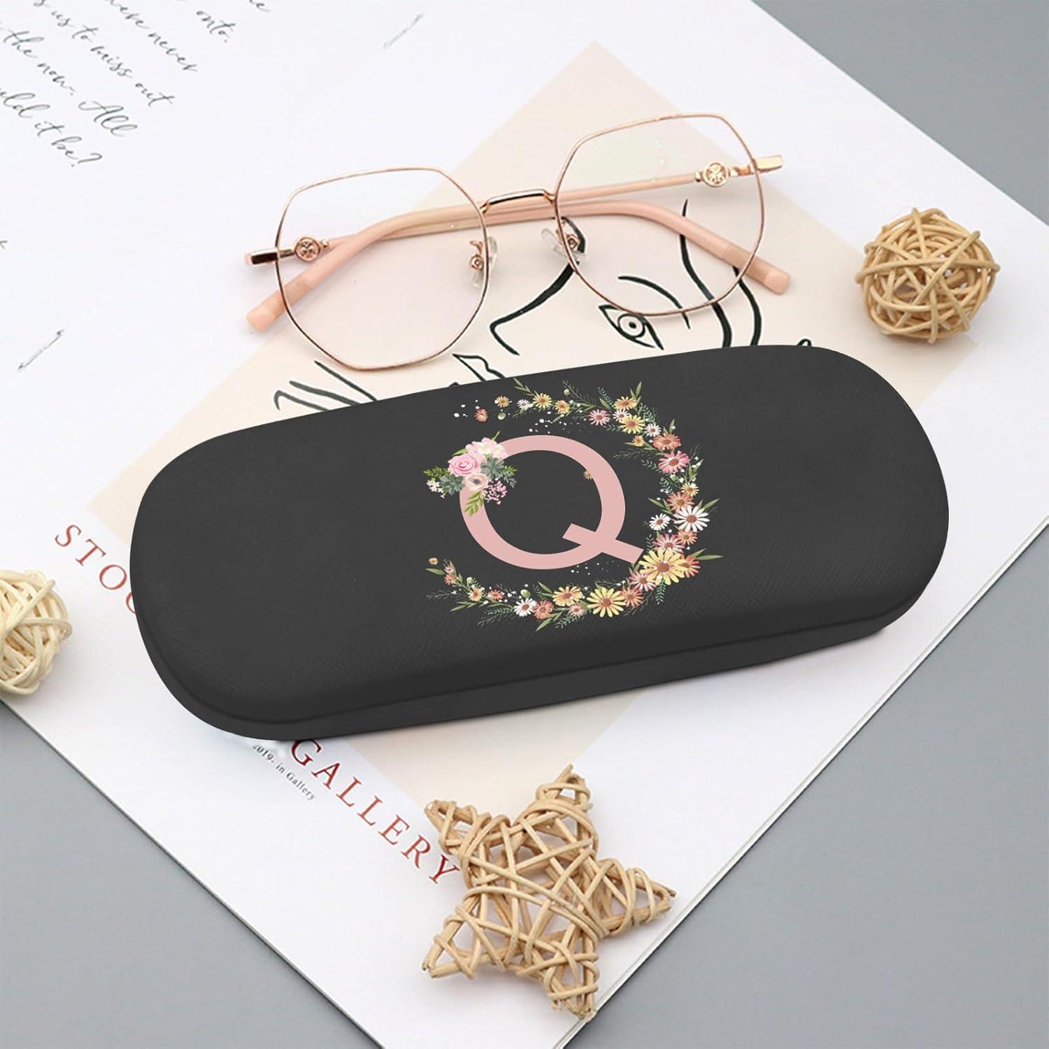 Estuche Duro para Gafas PU con Paño de Limpieza Letra-Q