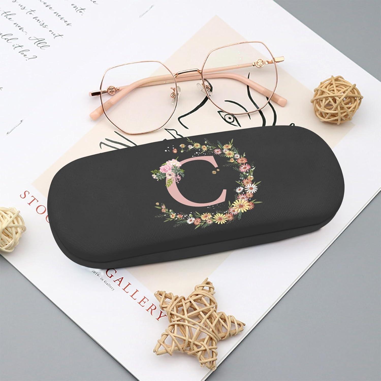 Estuche Duro para Gafas con Paño de Limpieza Letra-C