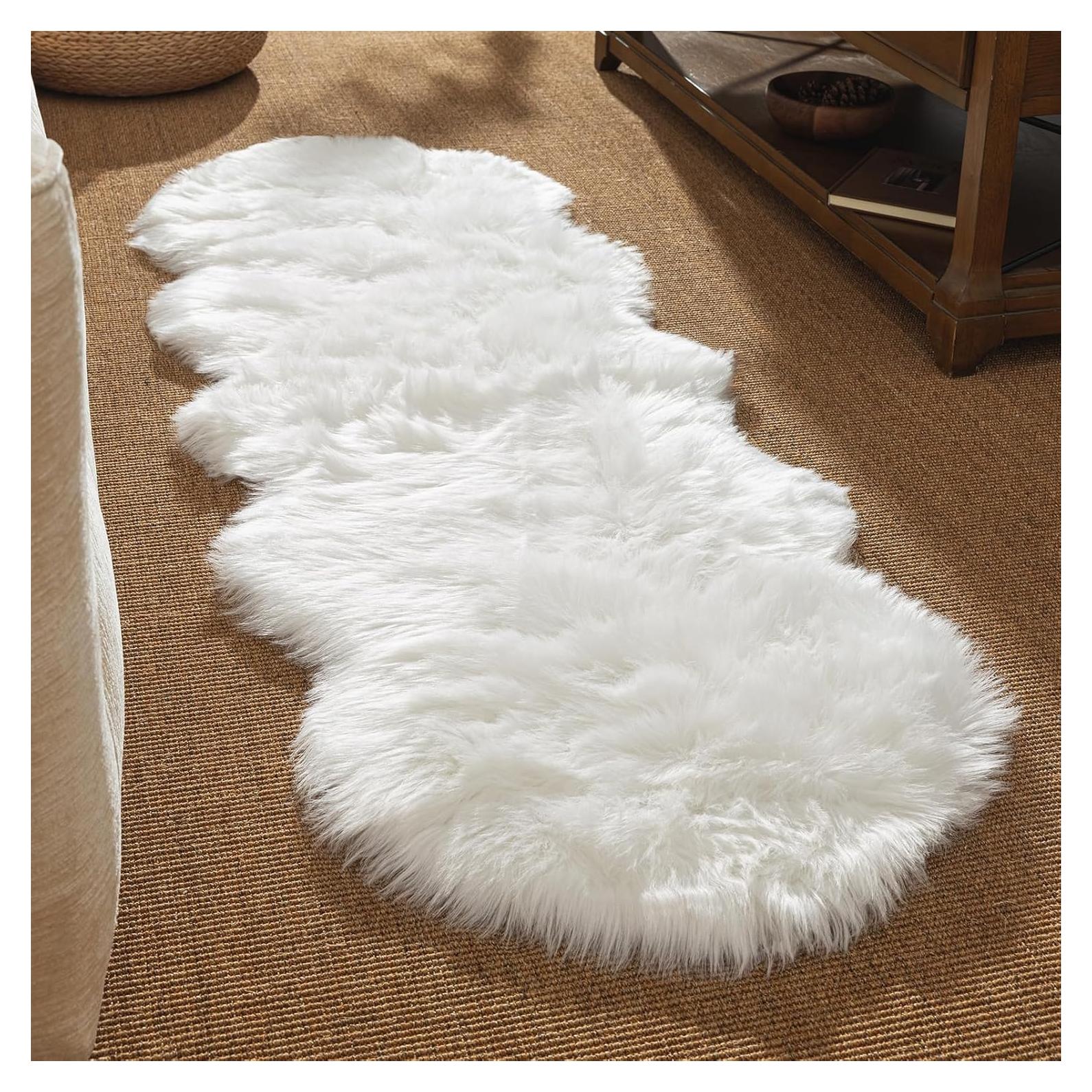 Alfombra de Piel Sintética Ashler 0.61 x 1.83 m Blanca