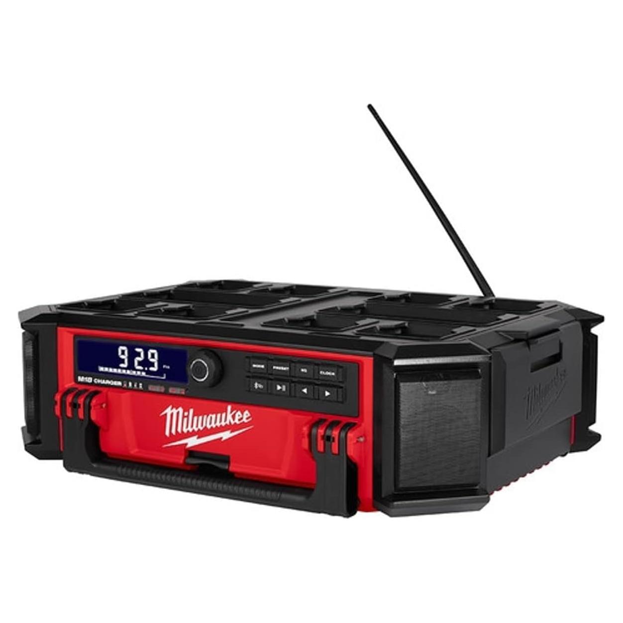 Radio Cargador Milwaukee M18 PACKOUT 2950-20 1,81 kg