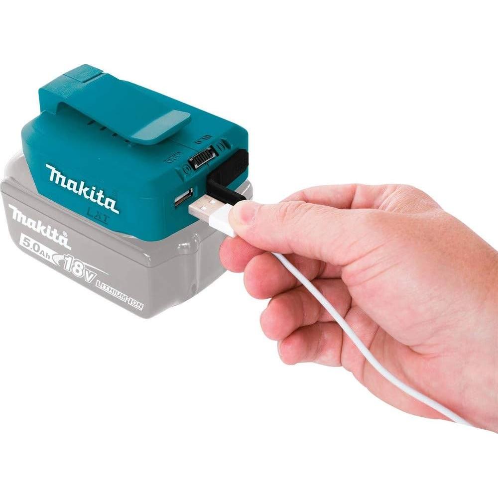 Fuente de Poder Inalámbrica Makita ADP05 18V USB Doble