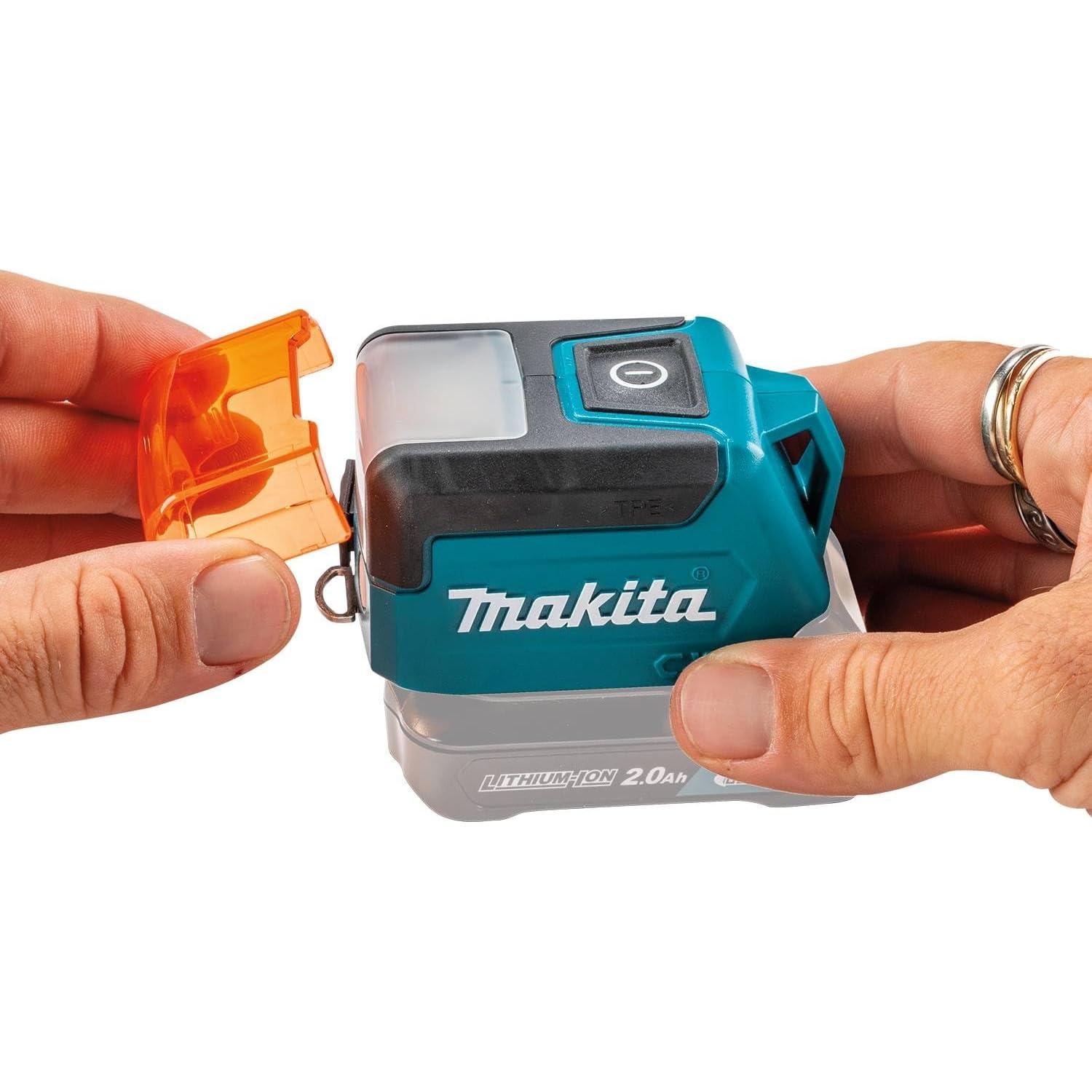 Linterna Compacta L.E.D. Makita ML107 12V 200 lúmenes