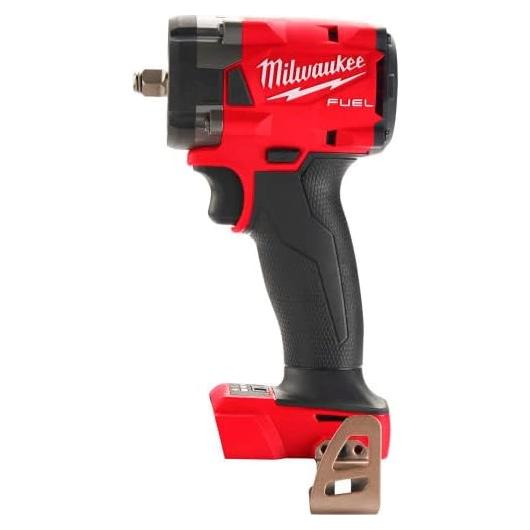 Llave de impacto Milwaukee M18 FUEL 3/8" 338,9 Nm compacta