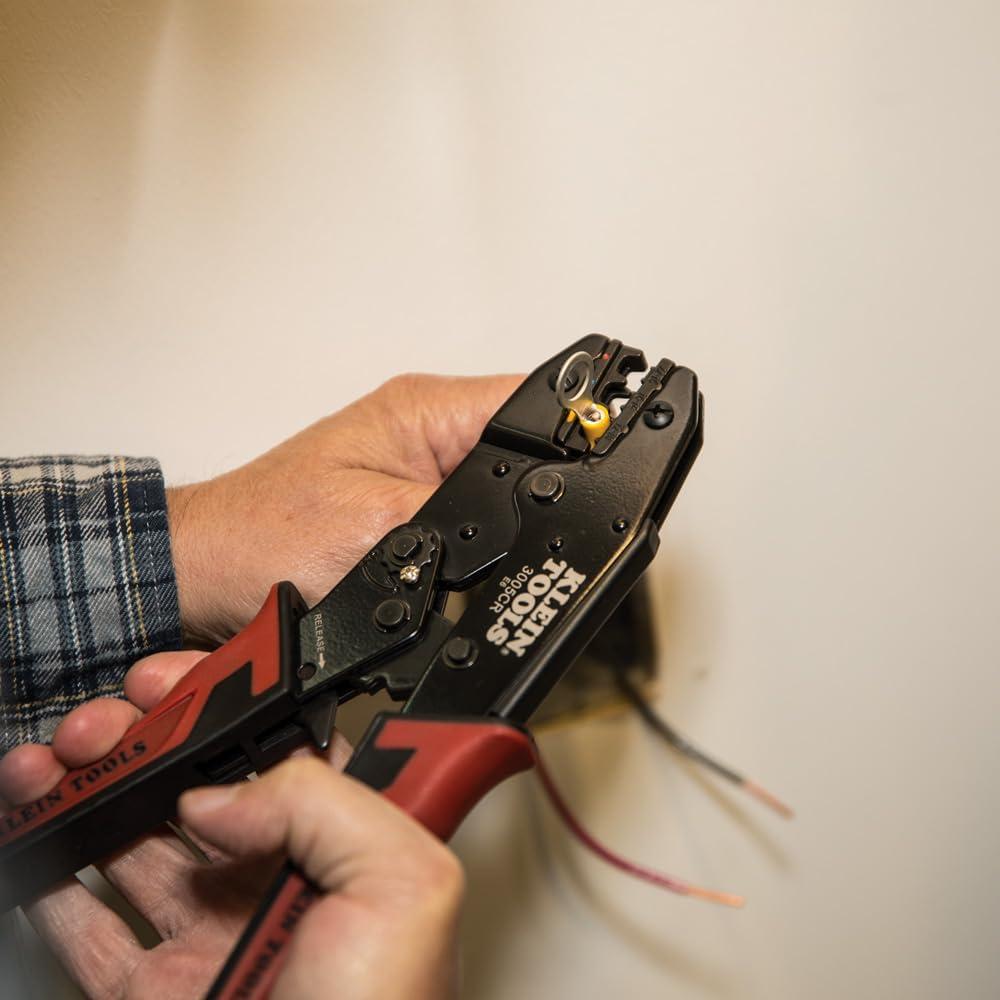 Crimpador de Cables Klein Tools 3005CR 10-22 AWG Aislados