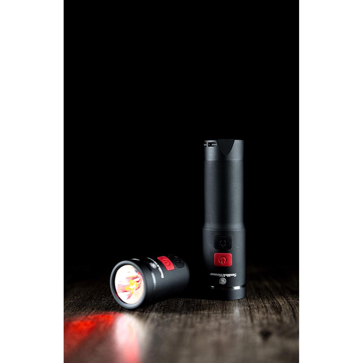 Linterna LED Doble Haz Smith & Wesson Night Guard 310 Lúmenes