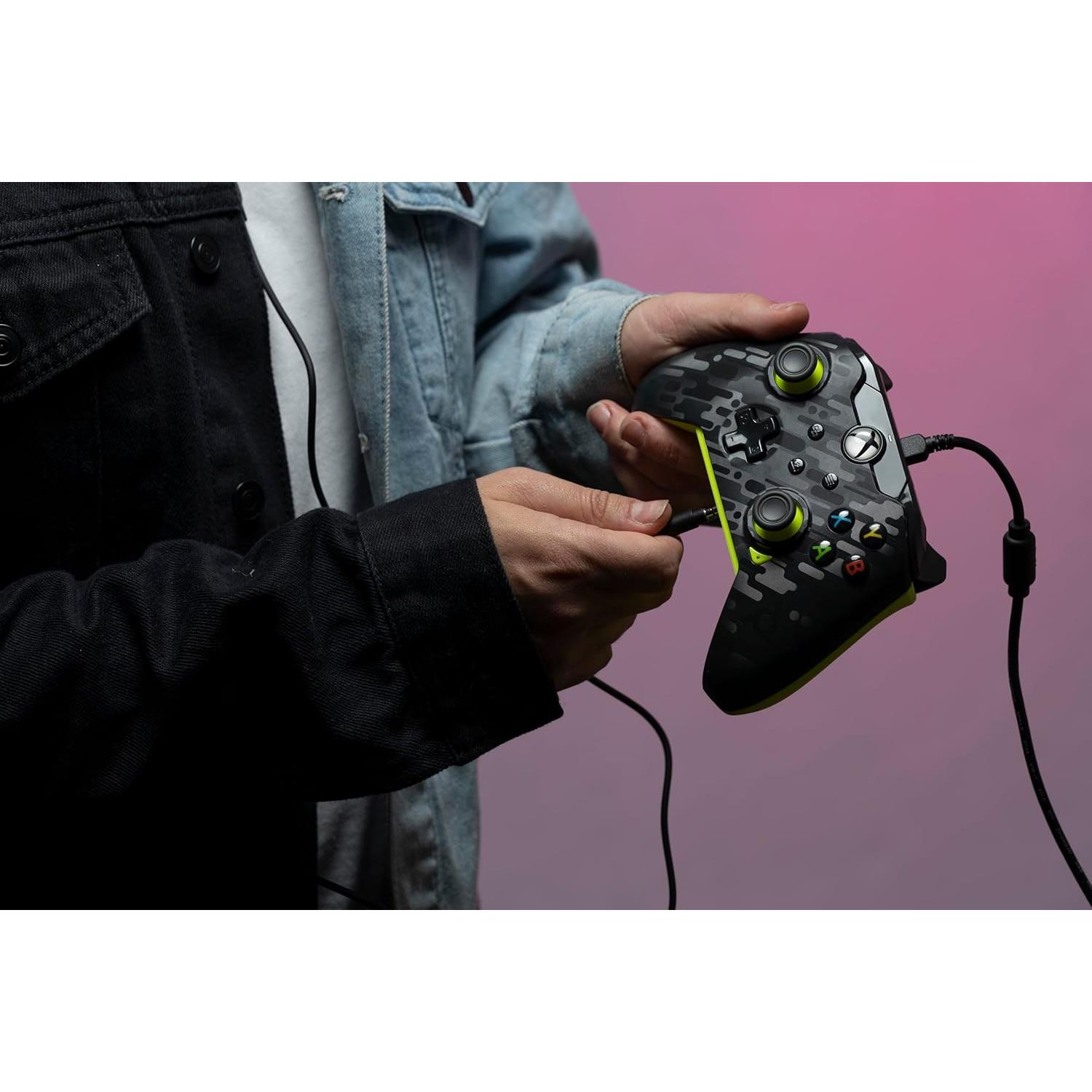 Controlador con Cable PDP para Xbox Series X|S y PC - Carbón Eléctrico Gris/Amarillo