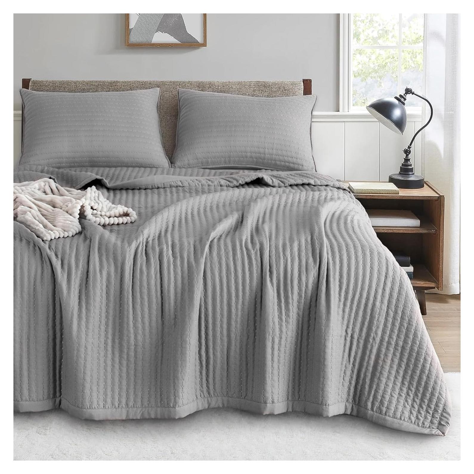 KASENTEX Colcha Doble/Reina Microfibra Gris + 2 Fundas