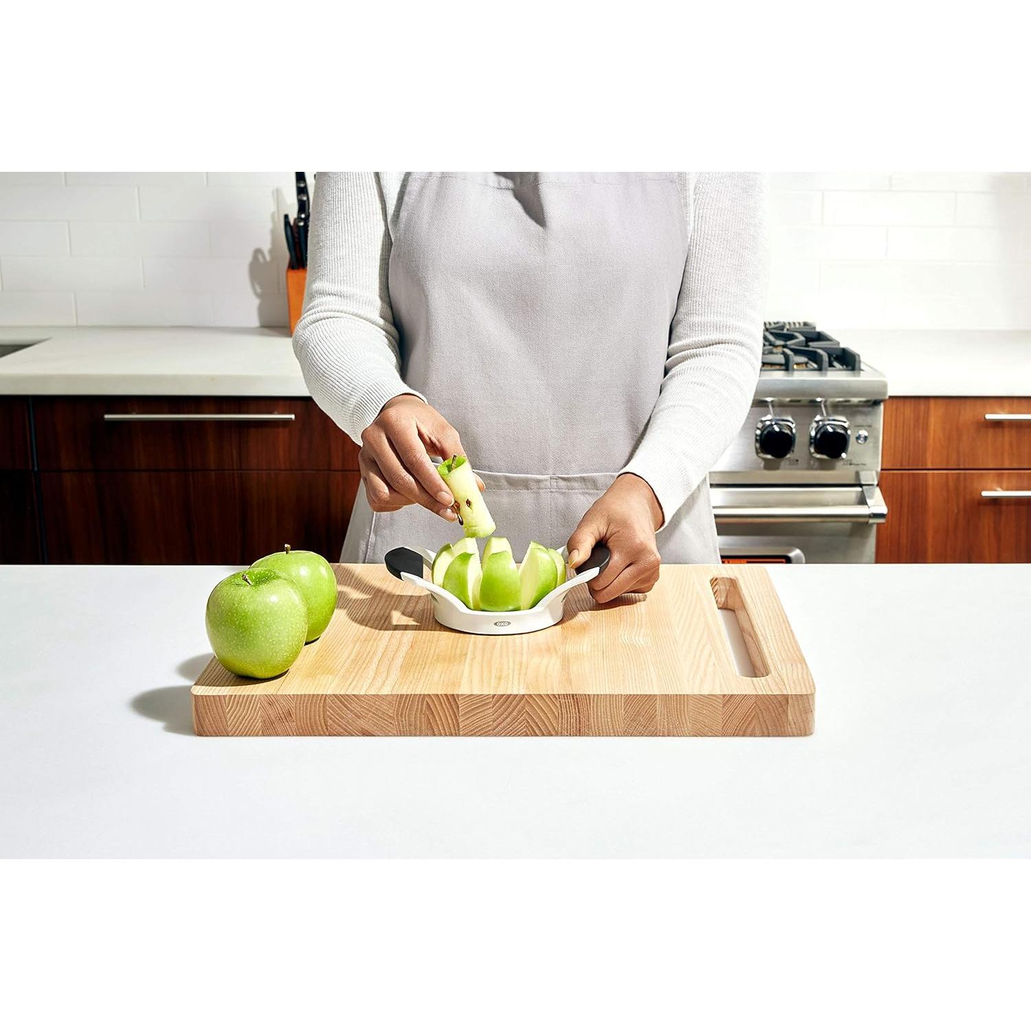 Cortador y Descorazonador de Manzanas OXO Good Grips 17.78 cm