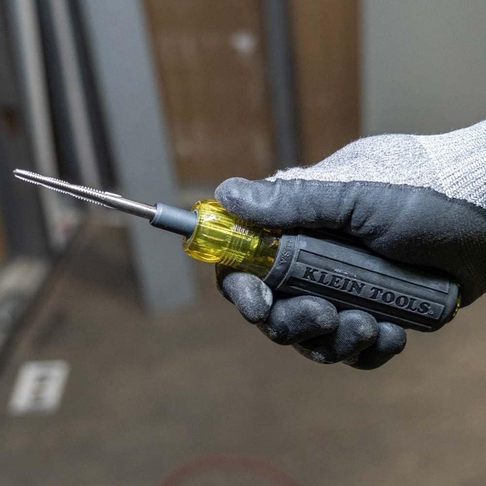 Herramienta de Roscar Klein Tools 626 6-en-1 Mango Acolchado