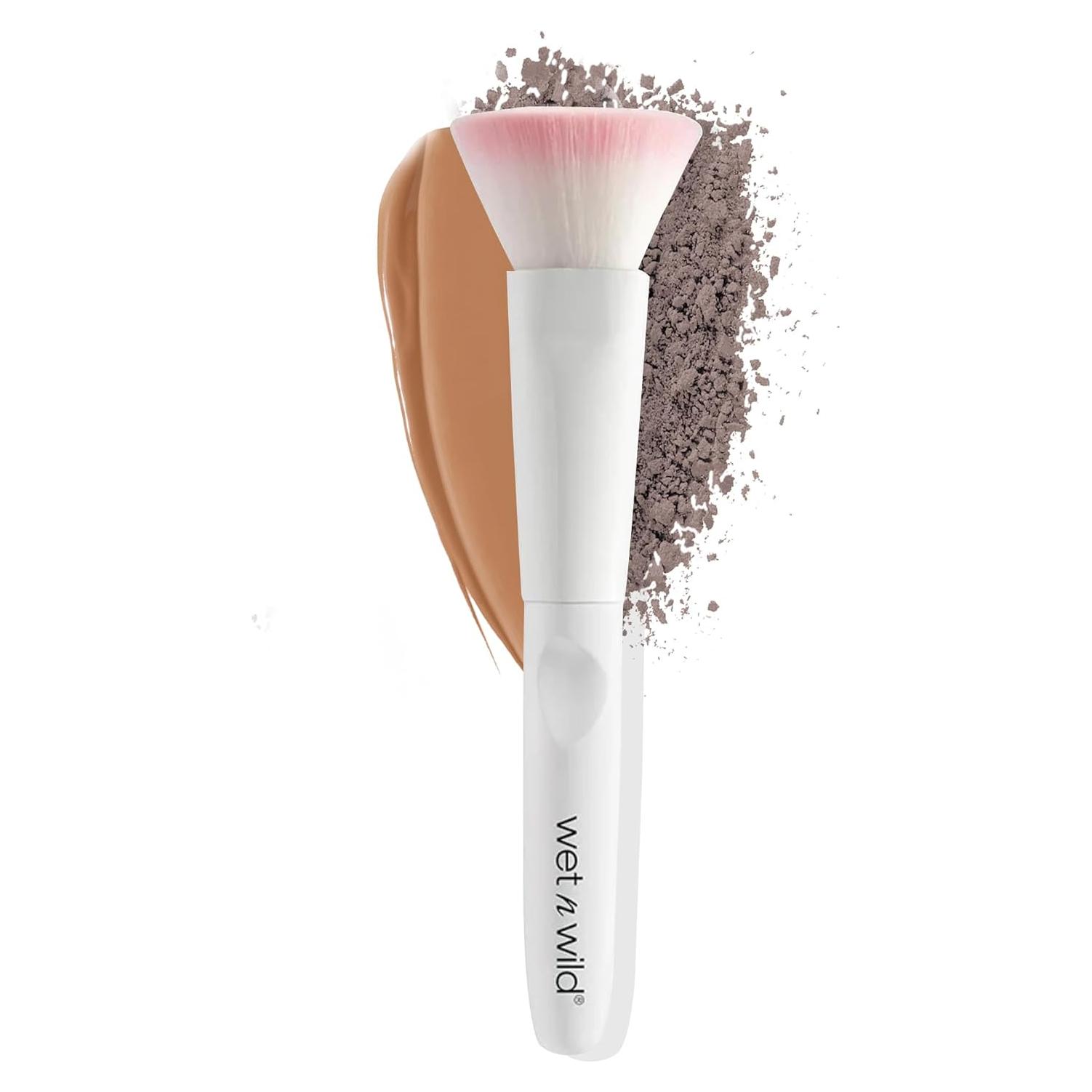 Brocha Kabuki Wet n Wild Cabeza Plana Cerdas Sintéticas