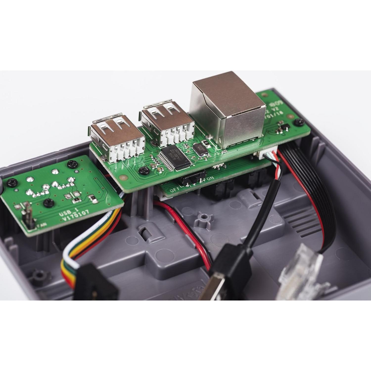 Caja Retroflag NESPi Case Plus para Raspberry Pi 3 B+