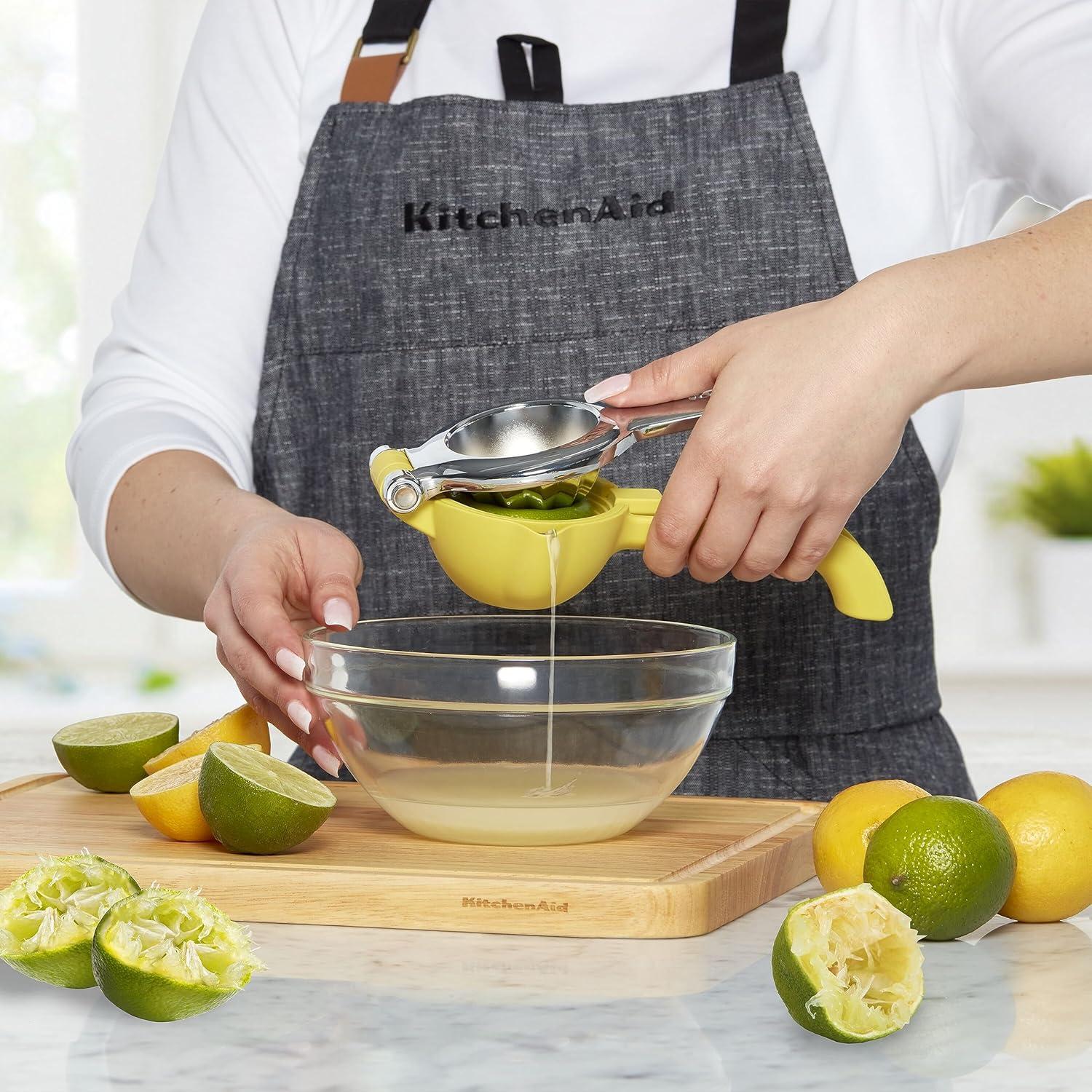 Prensa de Jugo de Cítricos KitchenAid 20.32 cm con Colador
