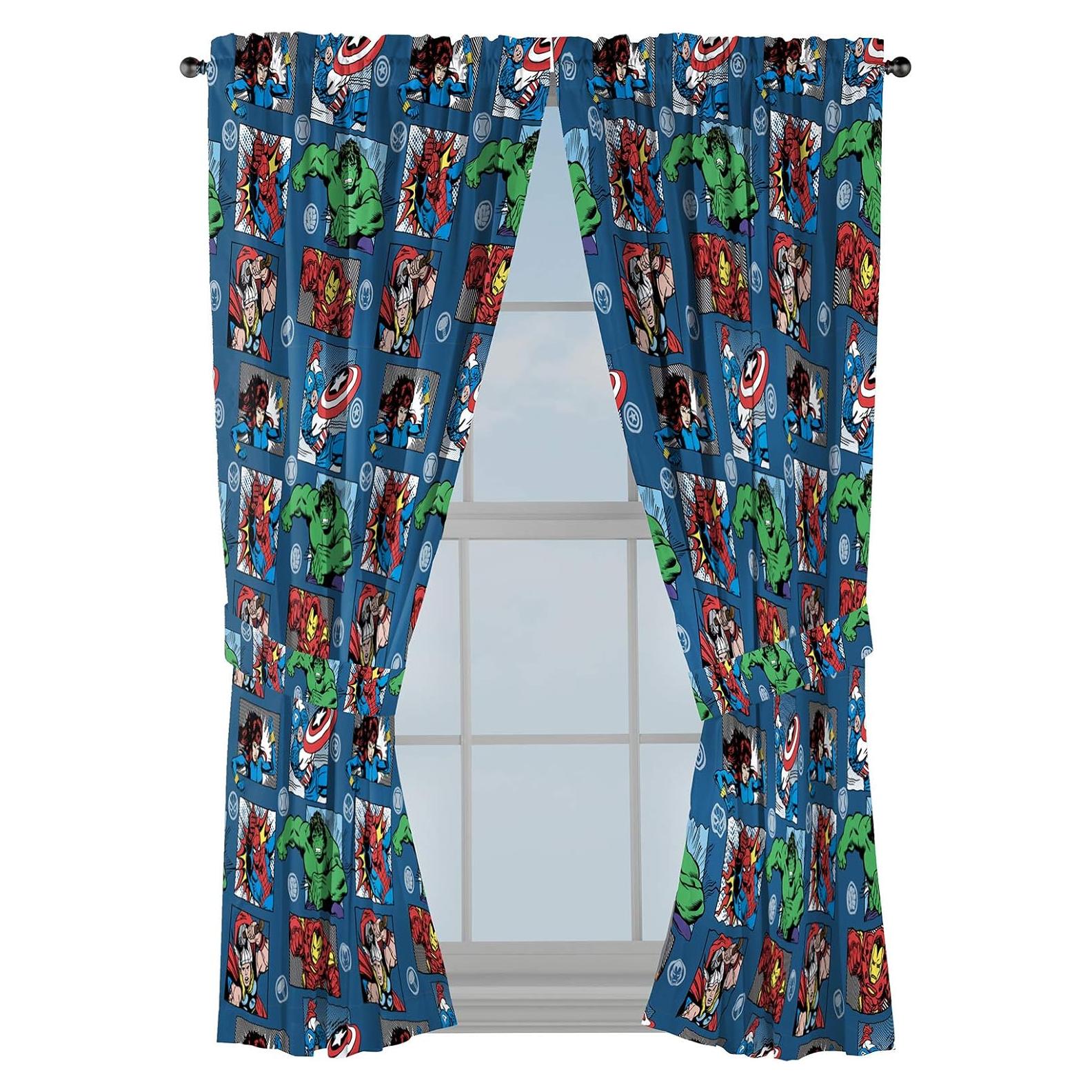 Cortinas Jay Franco Avengers 63" x 107 cm - Decoración Infantil