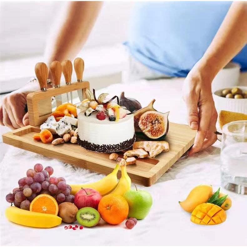 Tabla de Queso Kylinbigda de Bambú 33.8x33.8 cm con Utensilios