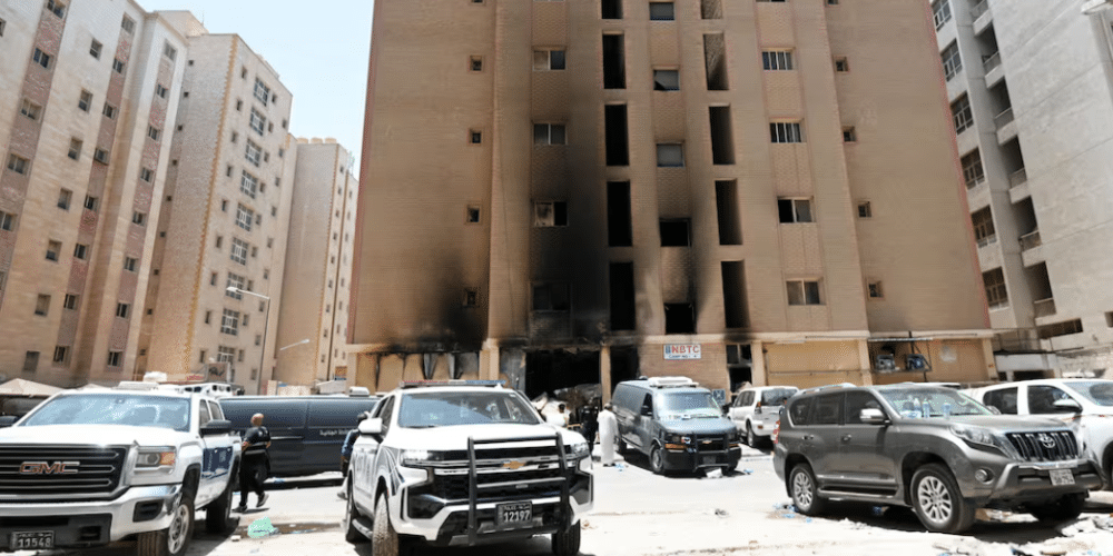 Se registró un devastador incendio en un edificio en Kuwait, hay 49 muertos