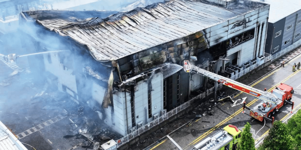 Se registró el incendio de una fábrica de baterías en Corea del Sur, hay 22 muertos