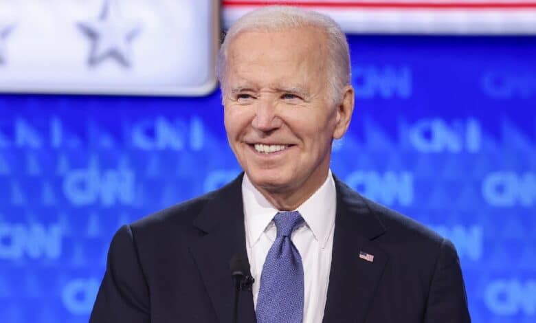 Biden discutirá futuro de su campaña de reelección con su familia