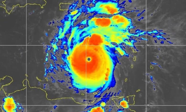 "Beryl" se convierte en huracán "monstruo" categoría 5