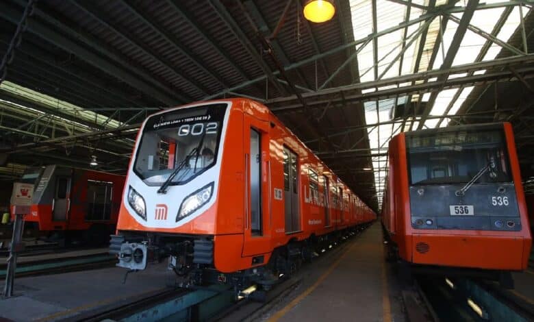 Primer tren chino NM22 realiza recorrido de prueba en la L1 del Metro