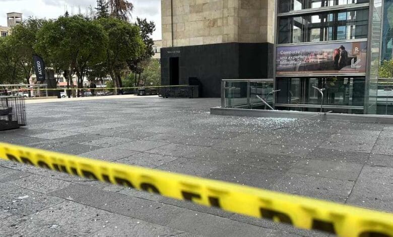 Muere trabajador al caer del elevador del Monumento a la Revolución