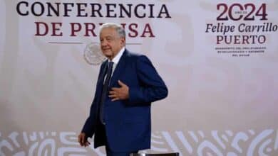 AMLO celebra que Sheinbaum seguirá con la austeridad