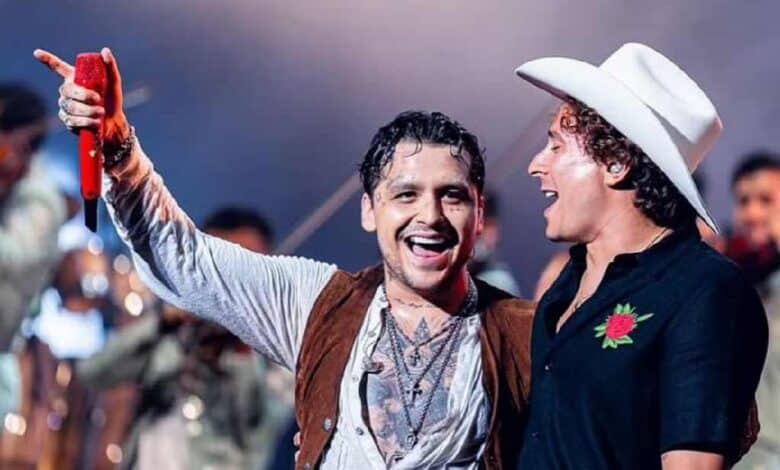 Memo Ochoa presume que festejó su cumpleaños cantando con Christian Nodal